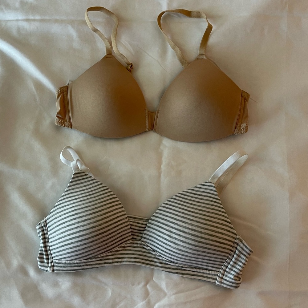Girl’s Bras (Two)— Size 34/36/L.